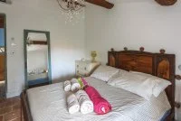 La Maison Flamant Claire Jackson Chambre Thym b &copy; Kerry Morgan 2021