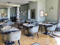 Restaurant int&eacute;rieur Serjac &copy; Ch&acirc;teau St Pierre de Serjac